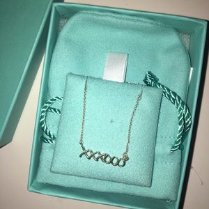 Never worn Tiffany Paloma Graffiti pendant